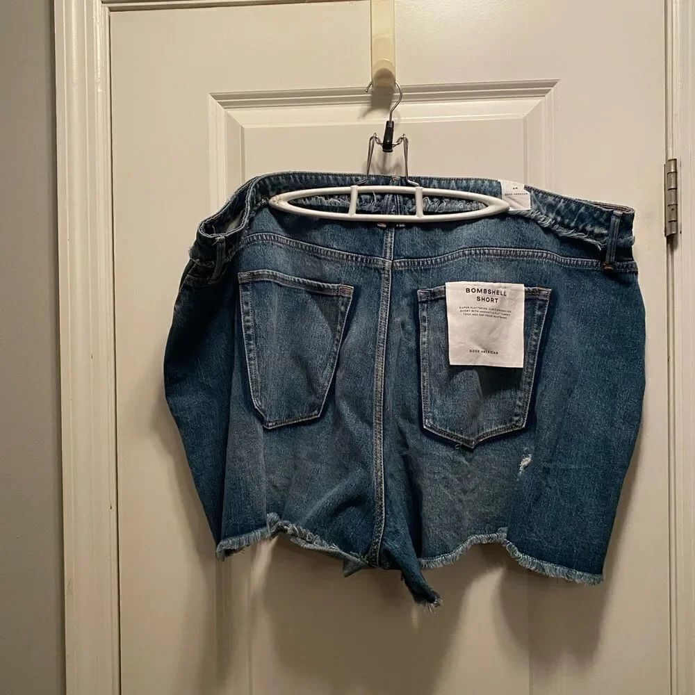 Good American Bombshell Shorts - Picture 4 of 5